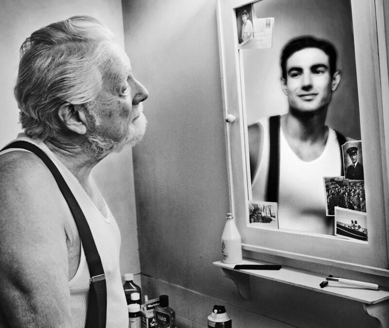 стекло покрыто серебром