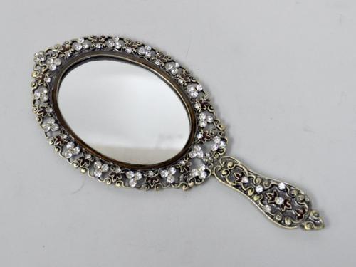 Подарок к празднику. Зеркало