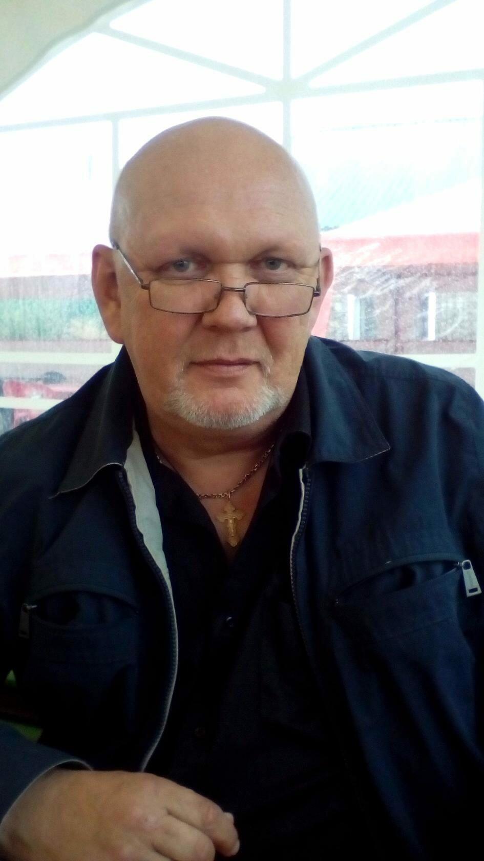 меня читатели ругают за рваный ритм стиха...