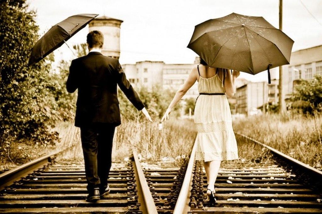 Разные полюса