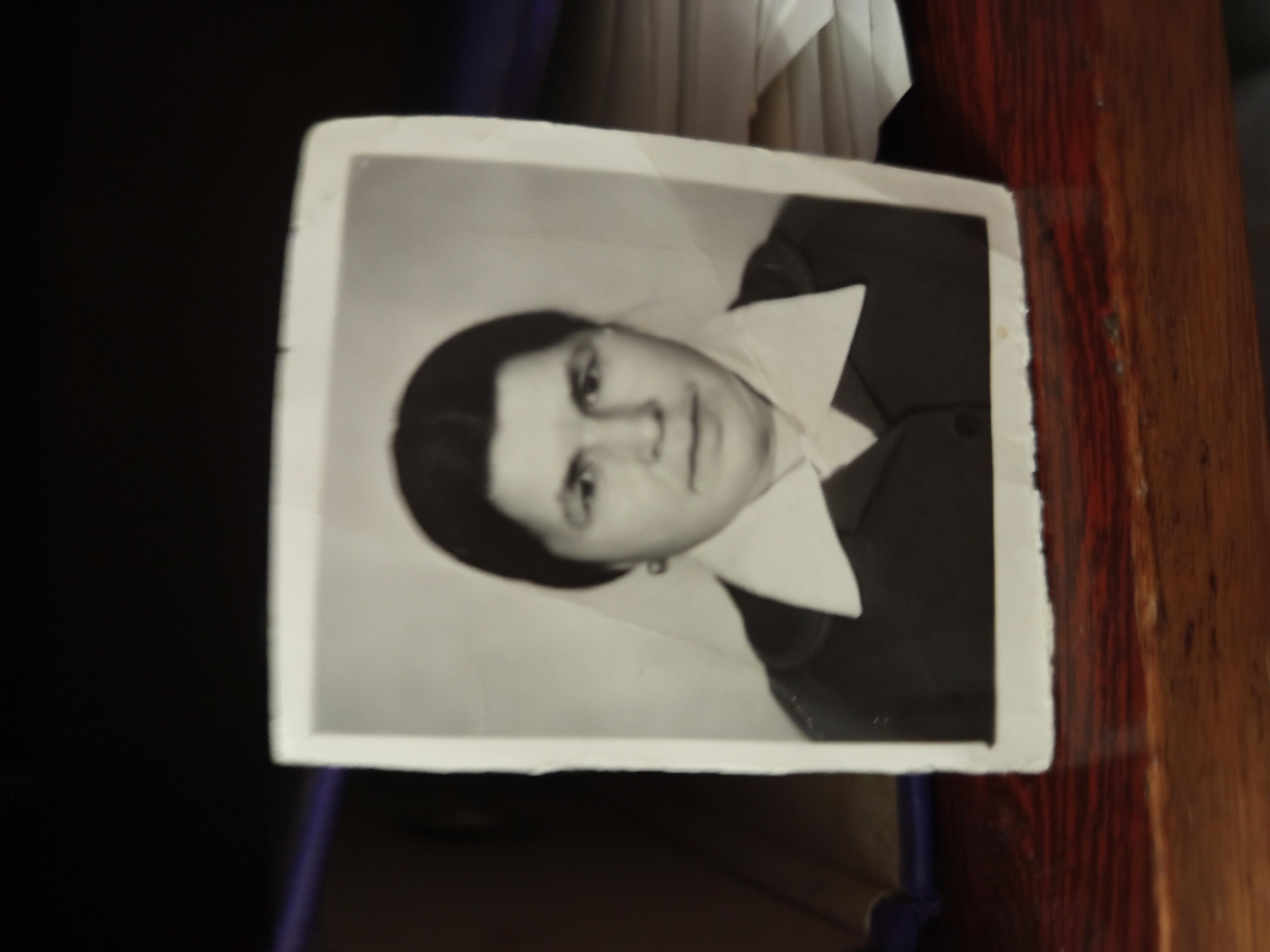 МАМА С КАРИМИ ГЛАЗАМИ. АКРОСТИХИ