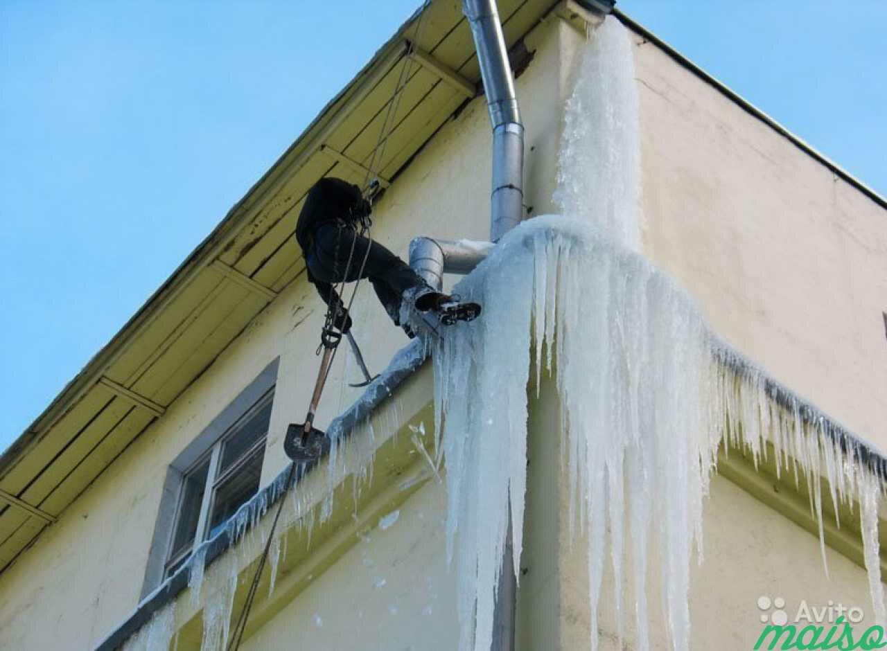 НАС НЕ СПАСАЕТ У ДОМА  КАРНИЗ