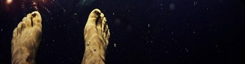 Письмо… На сгибе надпись: «Жене»…