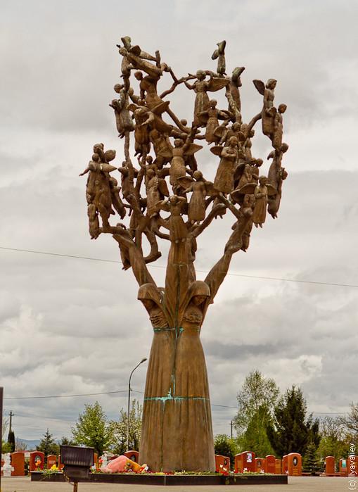 НЕ ДОЖДИ, НЕ СНЕГА (памяти детей Беслана)