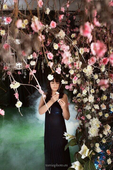 Время уходит безропотно-нежно...