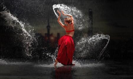 Танцует дождь под ярость кастаньет