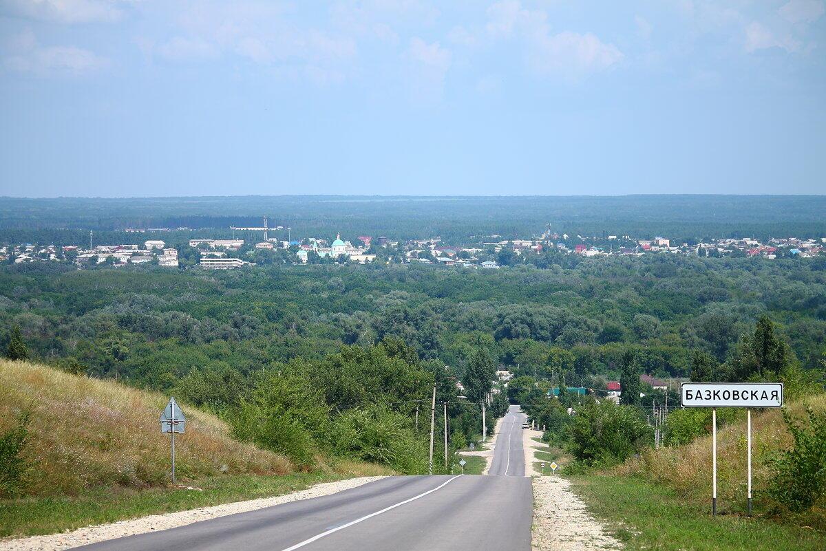 На хуторе Базки...