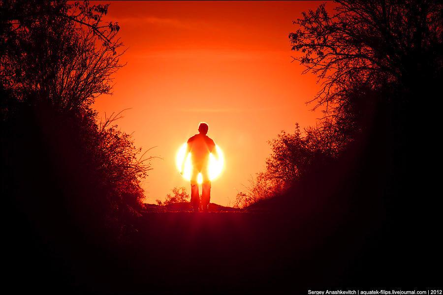 День уходит склоняясь к закату.