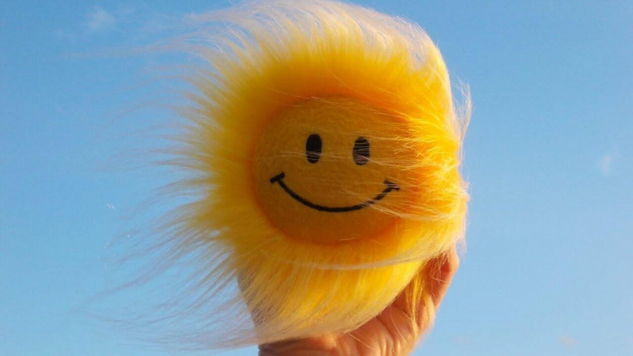 На позитиве пребываешь и от счастья весь сияешь!