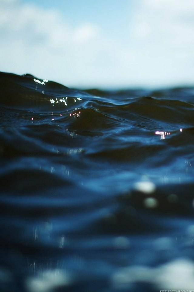 Отвези меня к морю, пожалуйста. Море лечит.