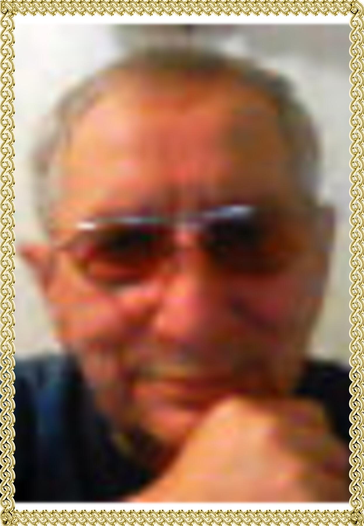 У КАМИНА ПЕСНЯ НА МОИ СТИХИ В ИСПОЛНЕНИИ ЕВГЕНИЯ МИШЕНКОВА