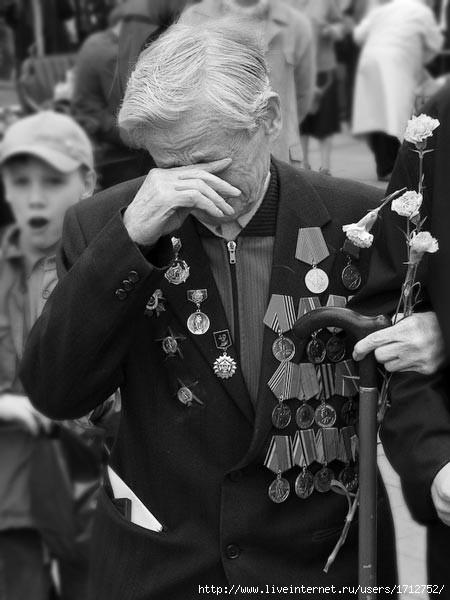 В сквере у Большого театра...