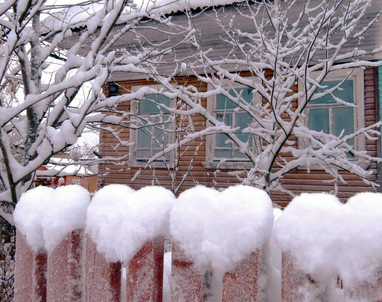 Добрый снежок. С добрым утром много снега. Снежное утро. Зима пришла. Зима много снега.