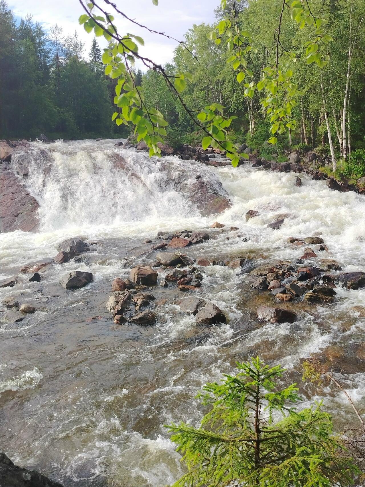 Водопад Черный падун