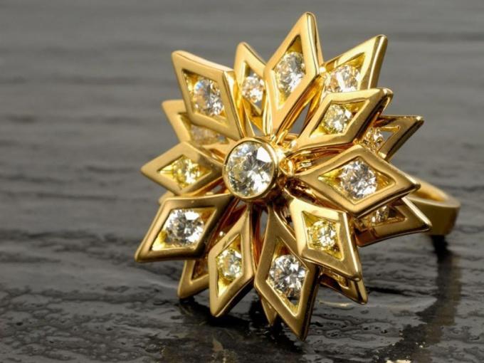 Кольца на тонких пальцах