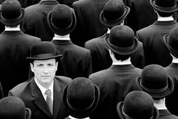 Сам выбрал ряд последний...