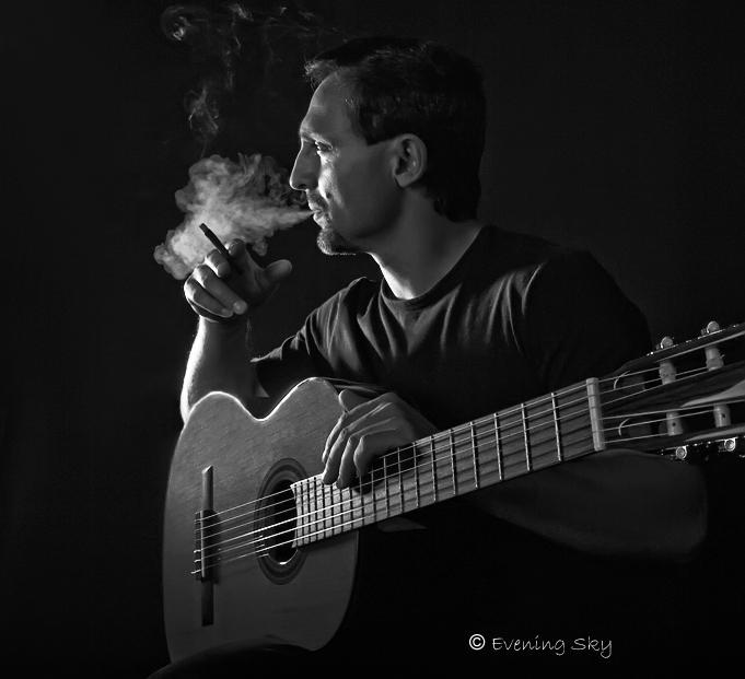 Когда ты в руки брал гитару..