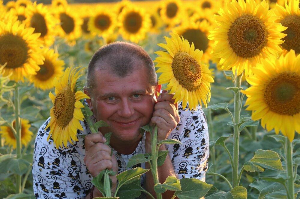 САМА ГВОЗДИ ЗАБИВАЕШЬ