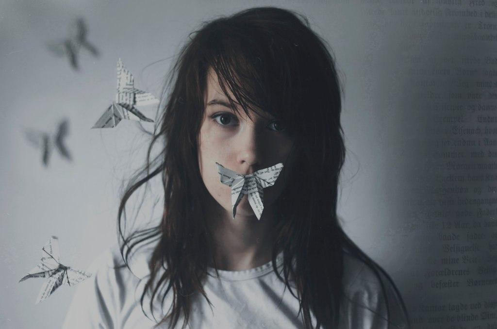 Каждый день отдаю по розе.