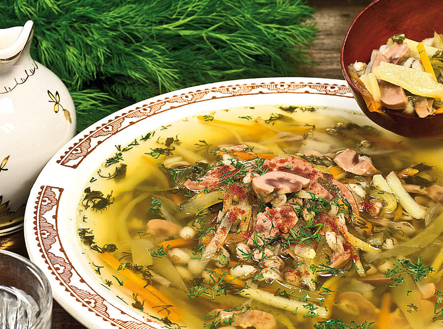 Повстречала старушка котлету...