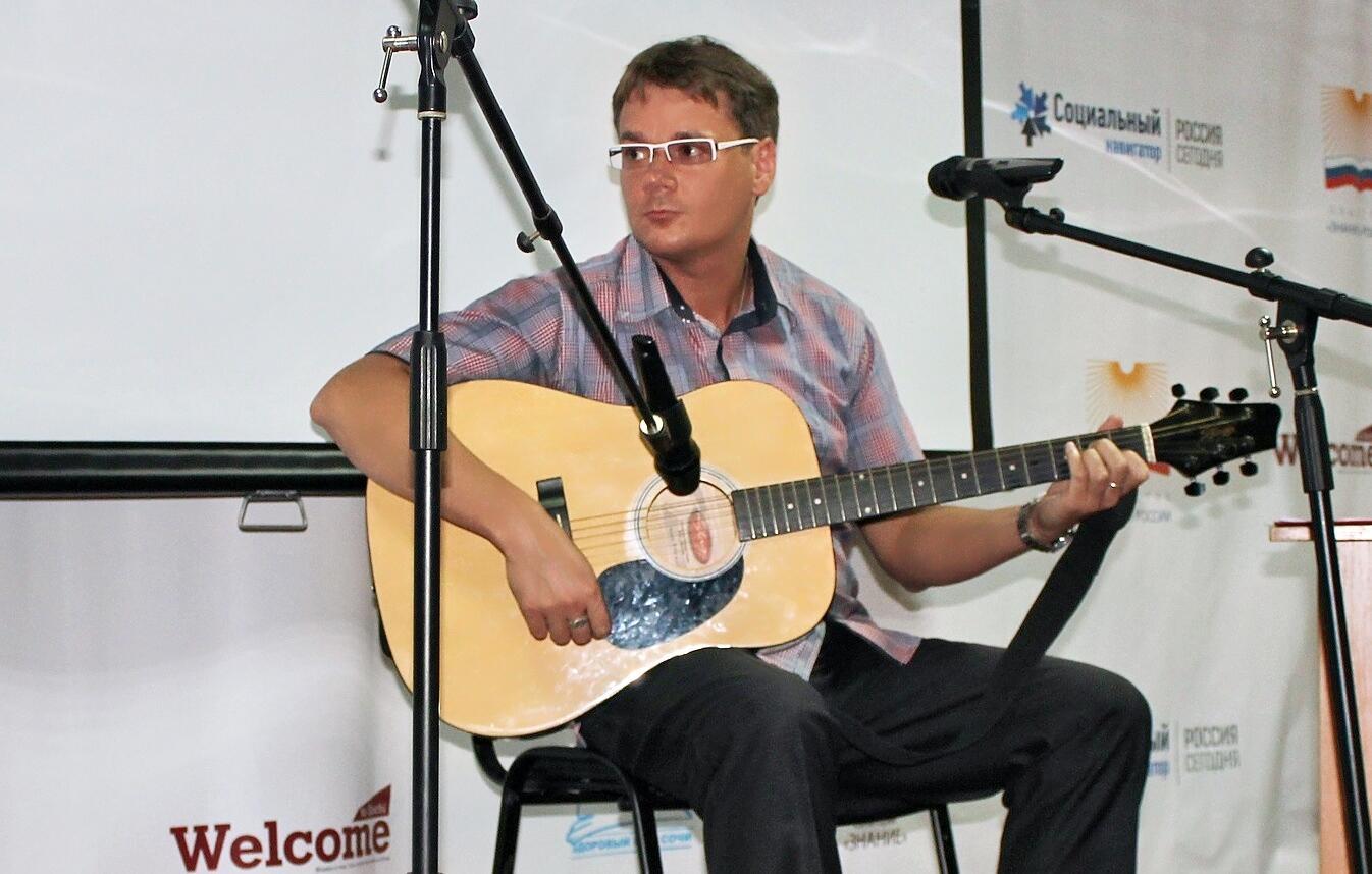 Женщина - осень (авторское исполнение песни)