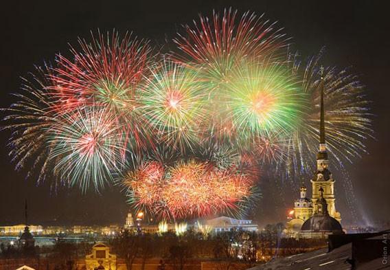 А ПОУТРУ СТРАНА ПРОСНУЛАСЬ…