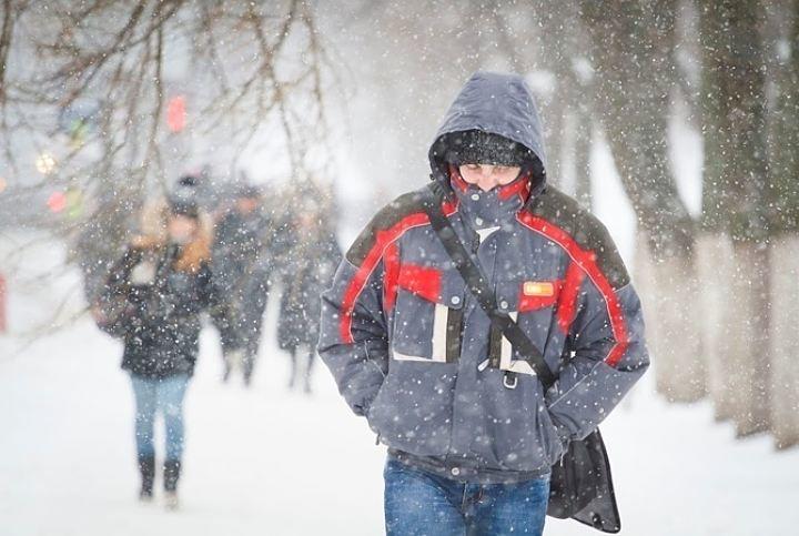 ВНОВЬ ПЕРВЫЙ СНЕГ