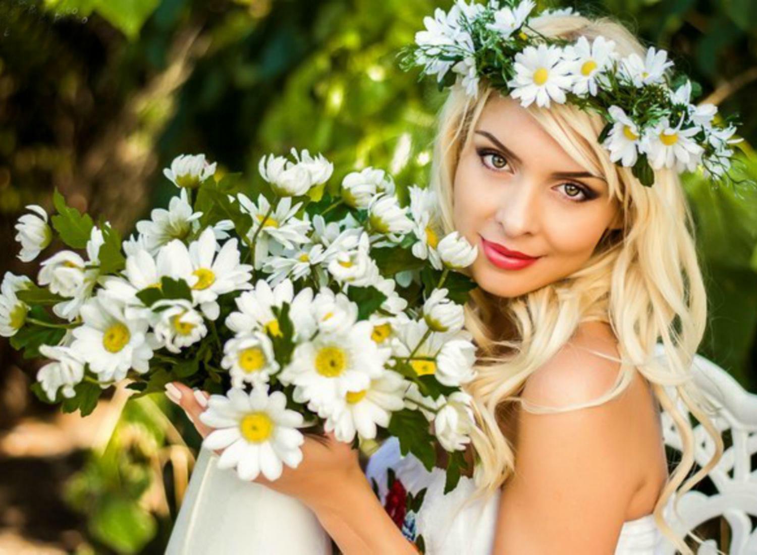 РОМАШКИ  БУДТО  СНЕГ