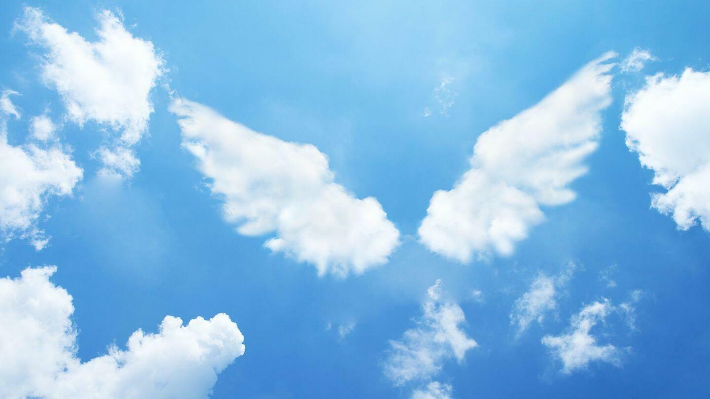 ФАТОЮ БЕЛОЙ ПЛЫЛИ ОБЛАКА...