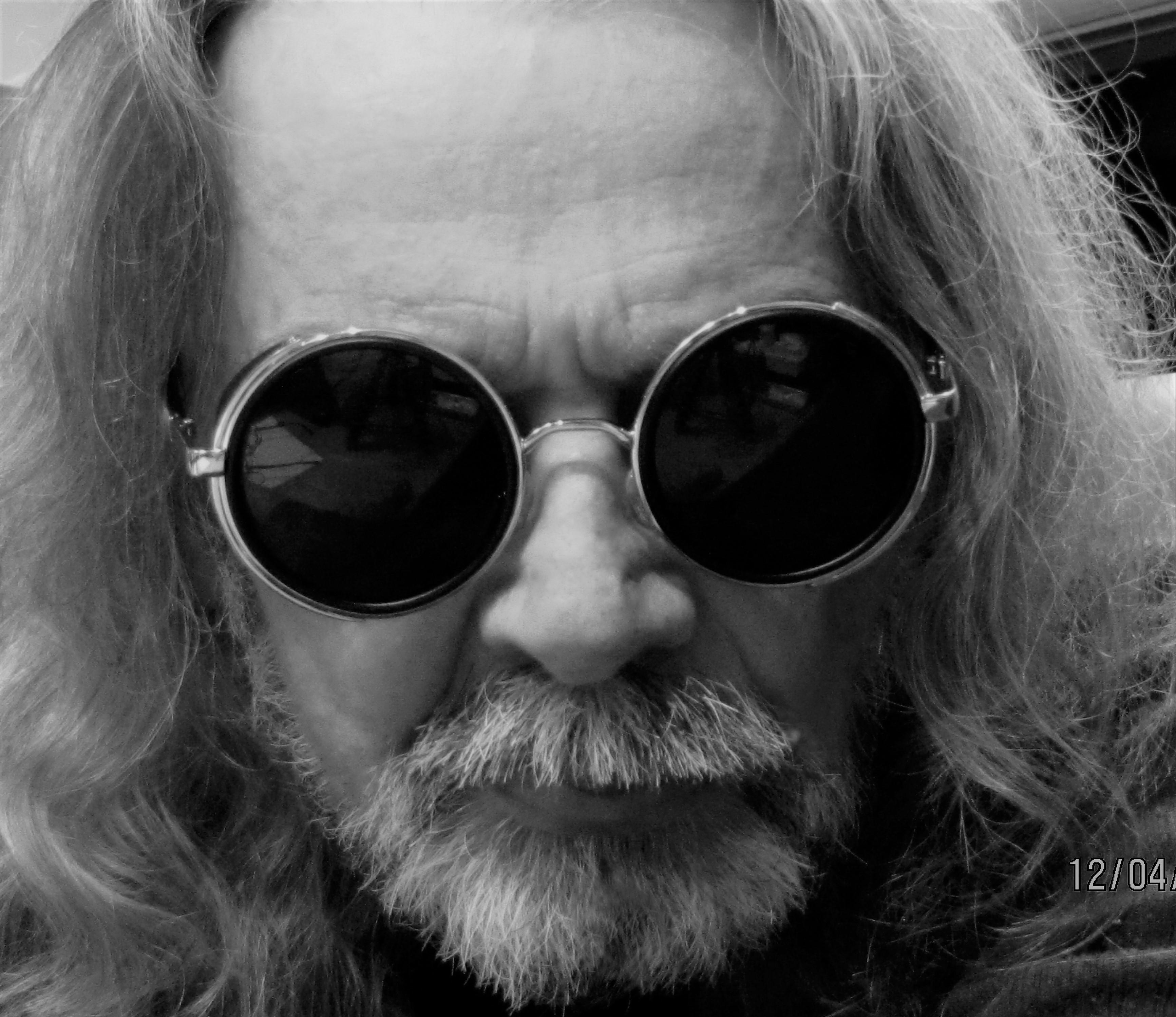 ПРОЖИЛ ДРУГИХ «ДЛЯ»…