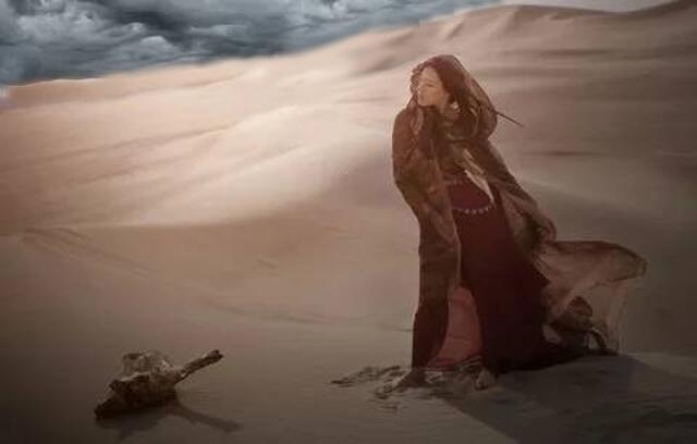 Мне пела женщина у моря