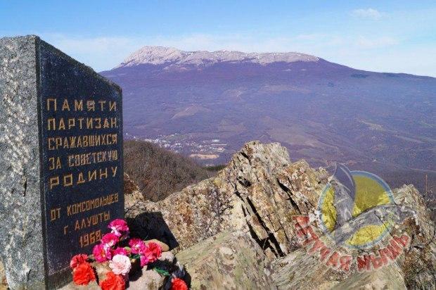 ОБЕЛИСКИ   ПОЕТ  Э.  СТРУСБЕРГ