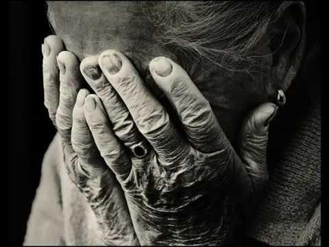 Просидела в хижине убогой.