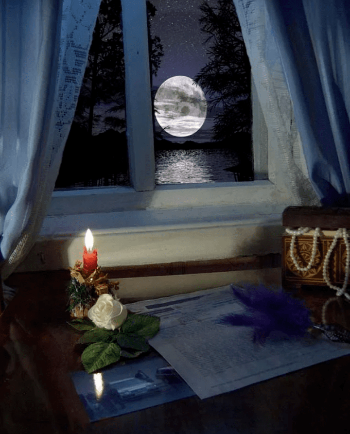 Луна в окне