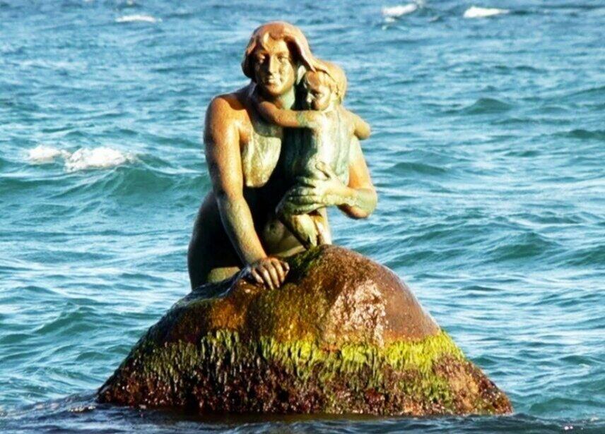 РУСАЛКА В МИСХОРЕ