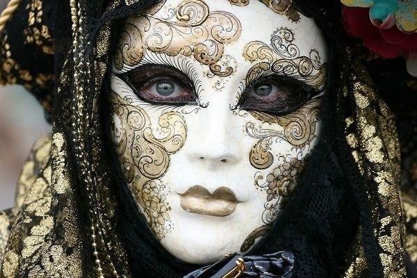 Девочка во мраке