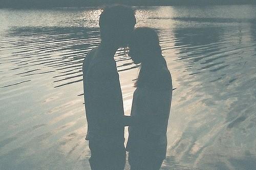 Странная девушка...