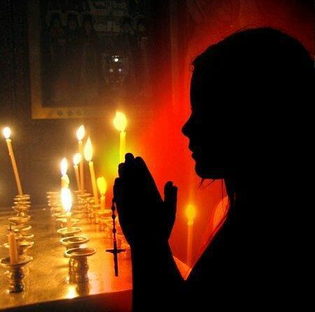 Я У ИКОН ЗАЖГУ СВЕЧУ