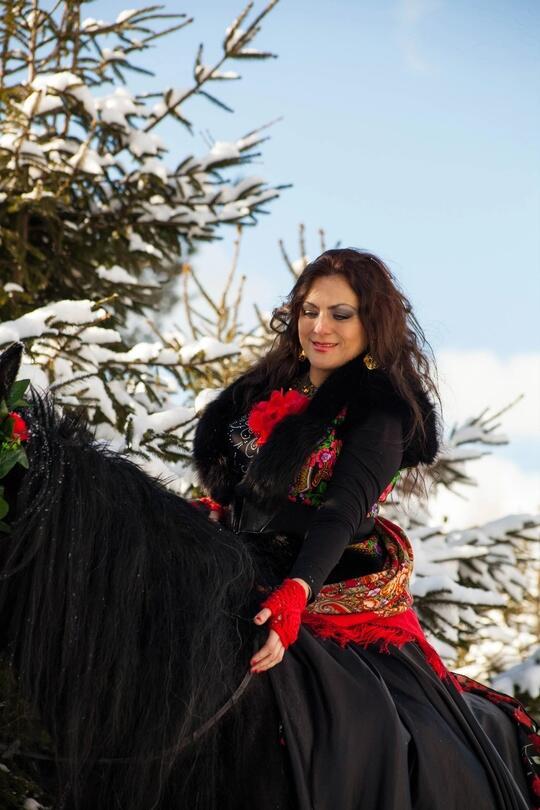    Новогодняя  ночь - как цыганка 