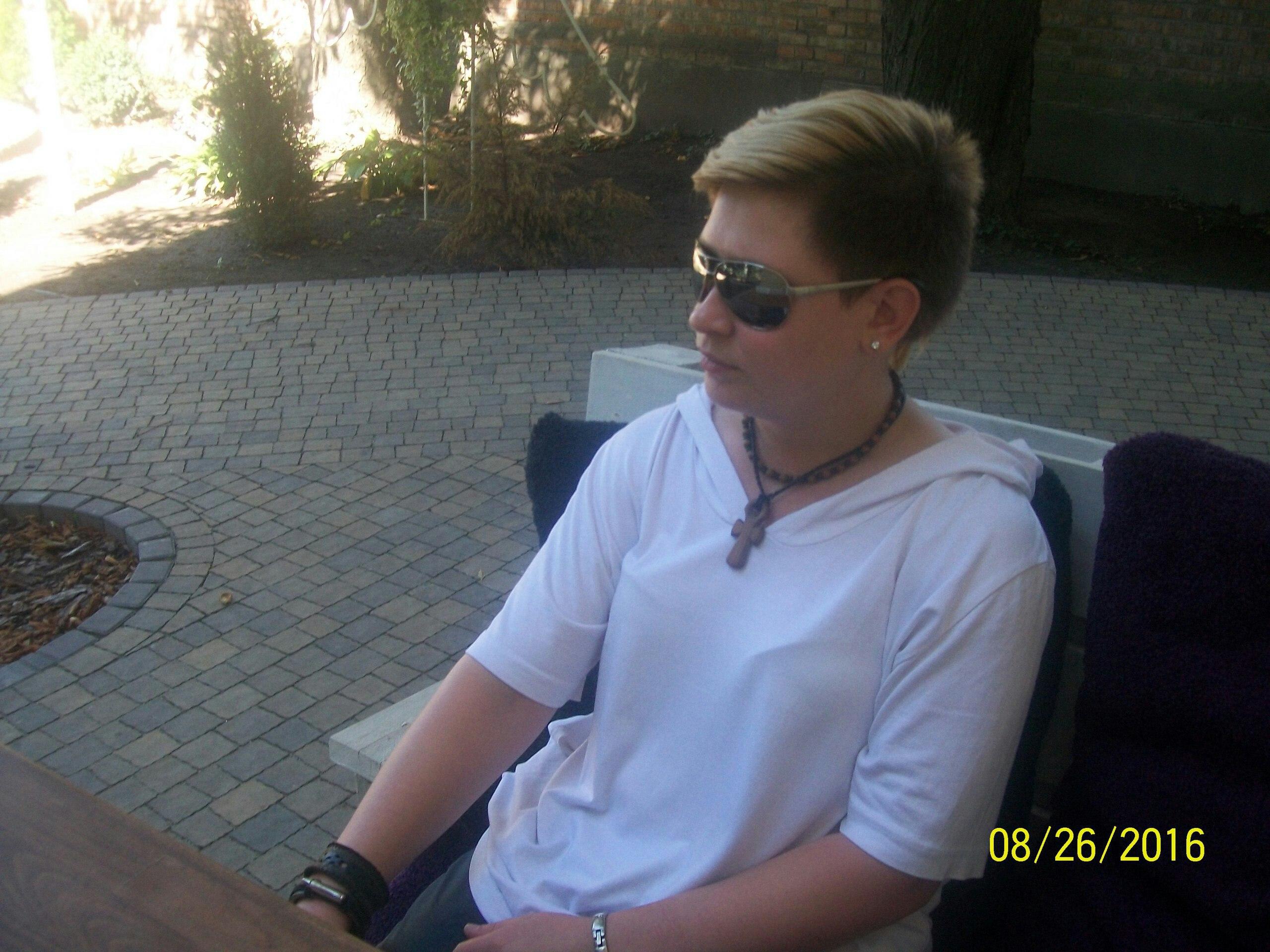 Классная девушка Дина