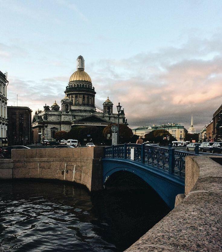 А на Покров не снег впервые ляжет 