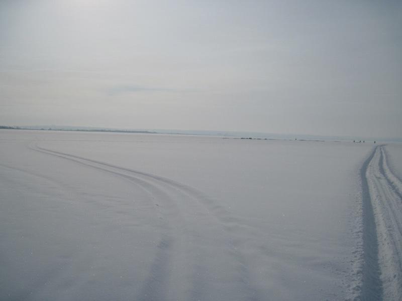 Не тает снег, и наст скрипит