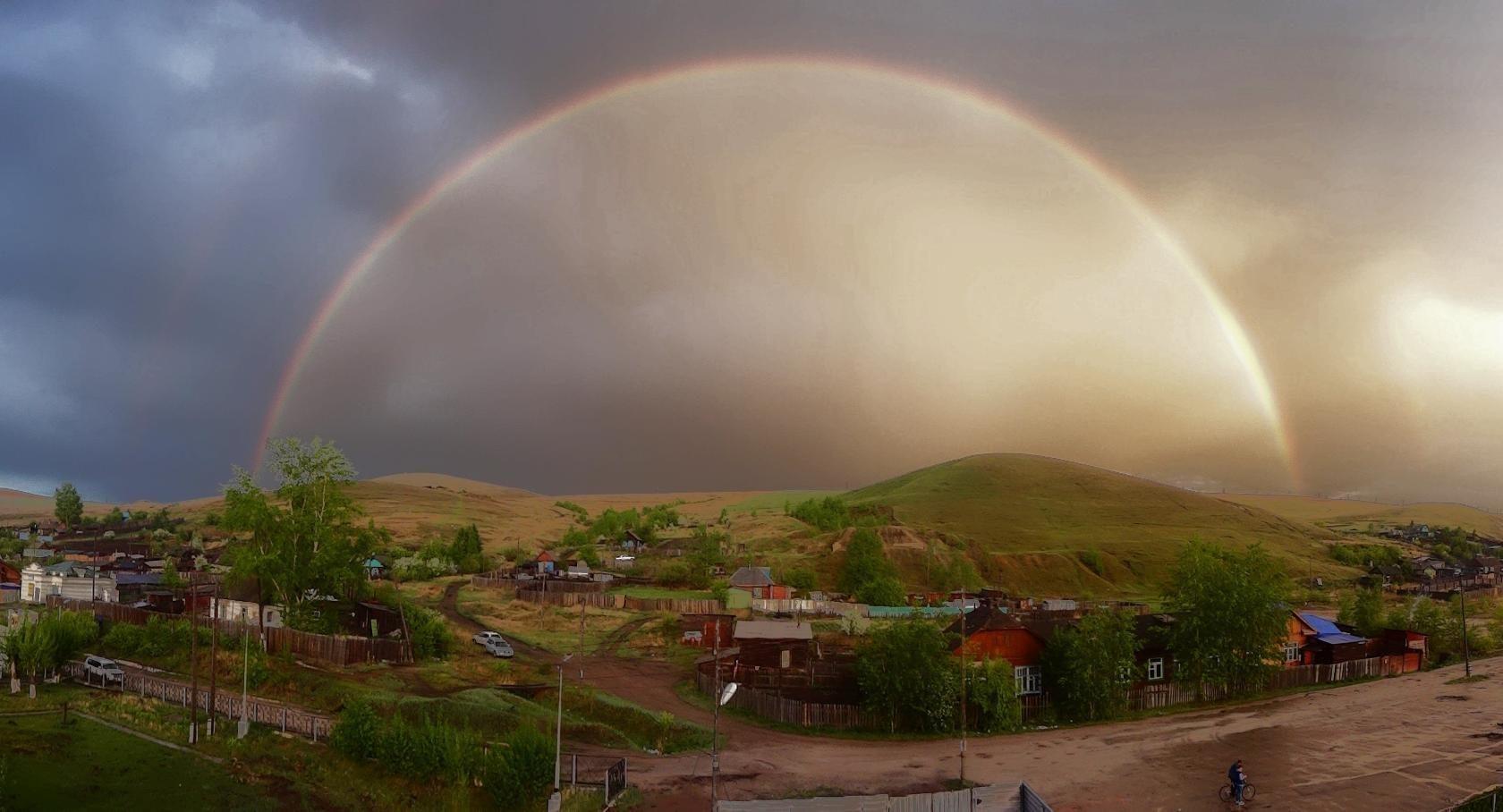 СЛОВНО БЫ ДВЕРЬ С ОБЛУПИВШЕЙСЯ КРАСКОЮ