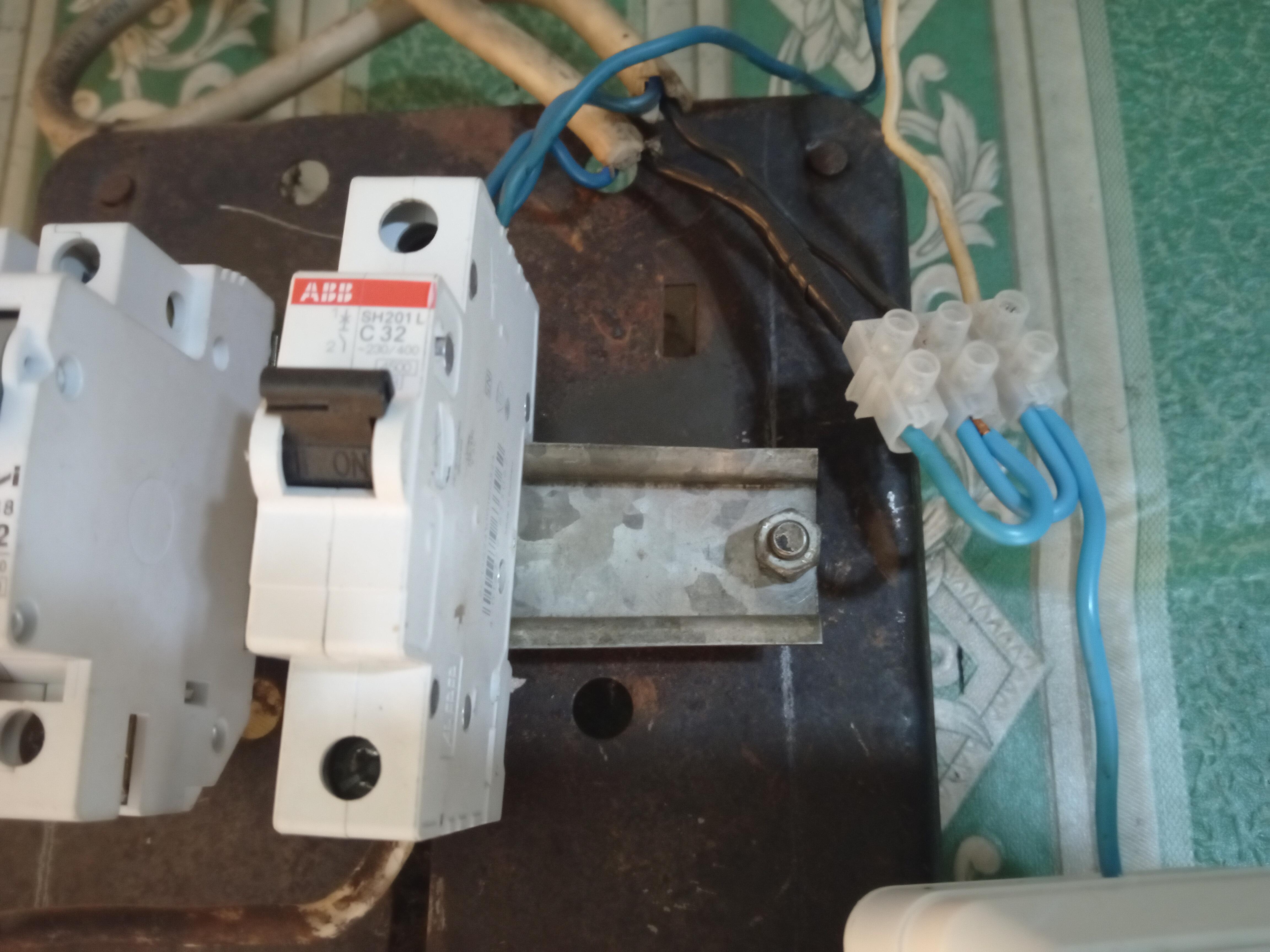 Ноль и Фаза (Техника безопасности)