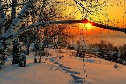 Далеко ещё до мая