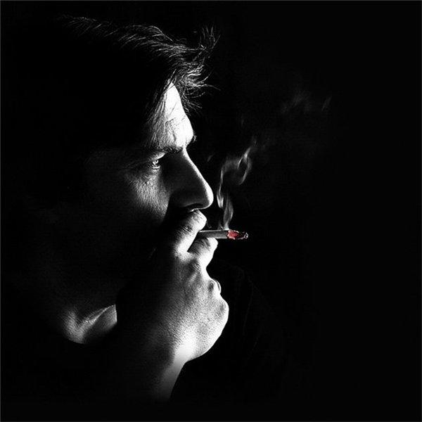 стекает ночь, перетирая крохи звездной пыли