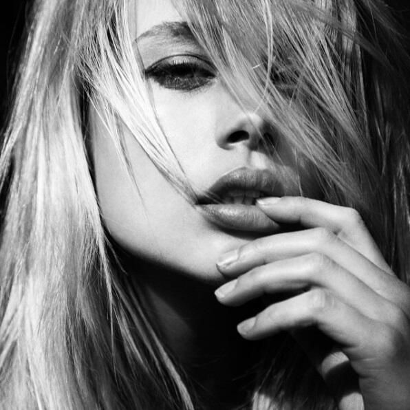 КУДА   СПЕШИМ