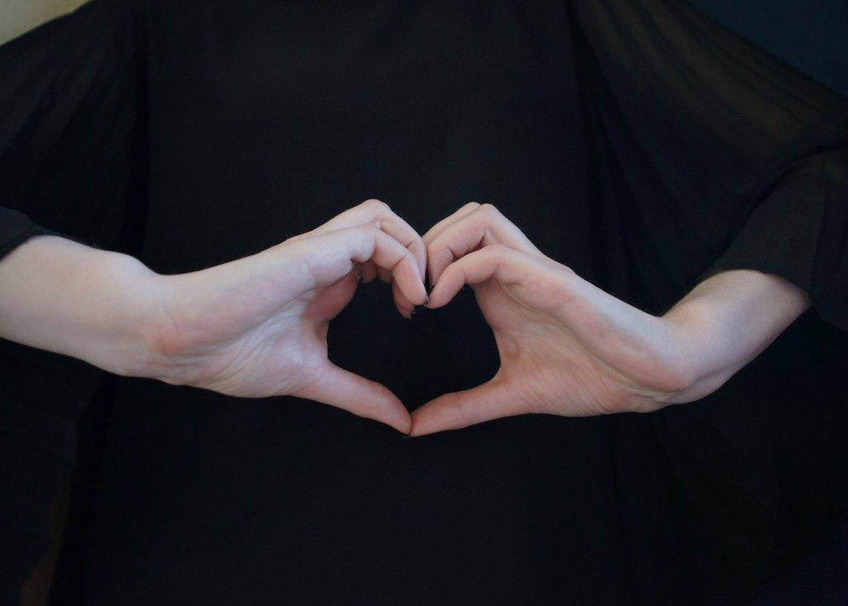 в доказательство.