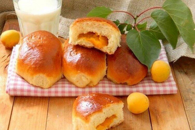 С абрикосами...