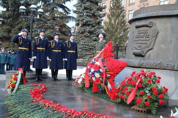 Защитникам Отечества